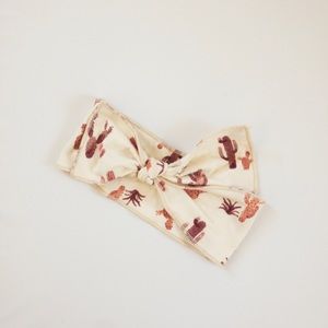 cozy’s cactus baby bow